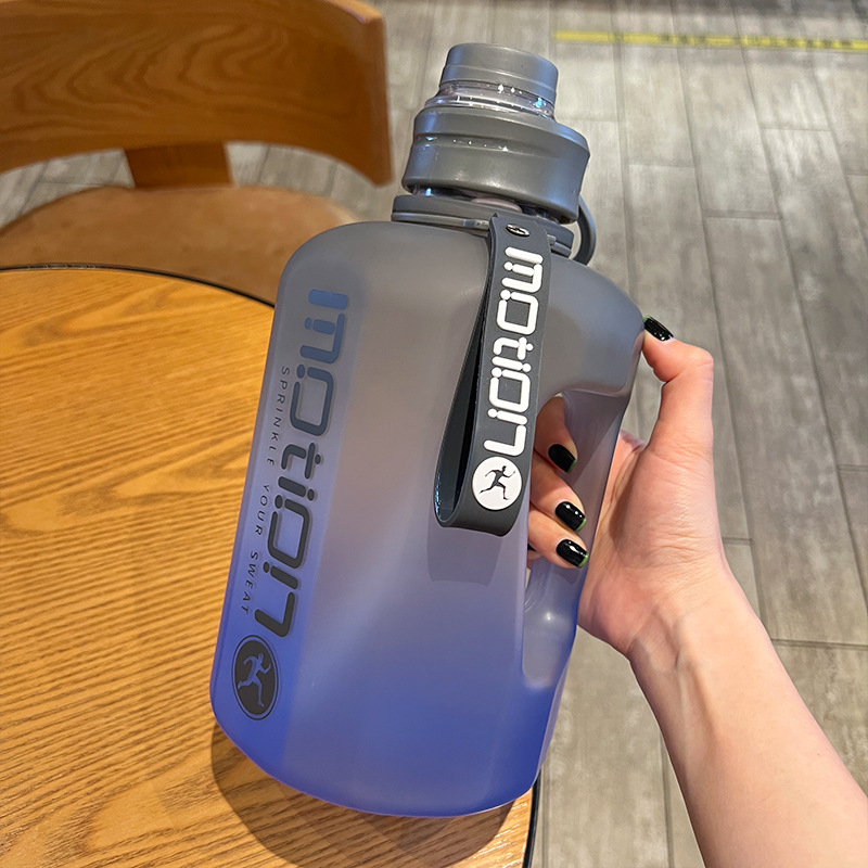 2000ml Large Water Bottle with Scale - cas7m