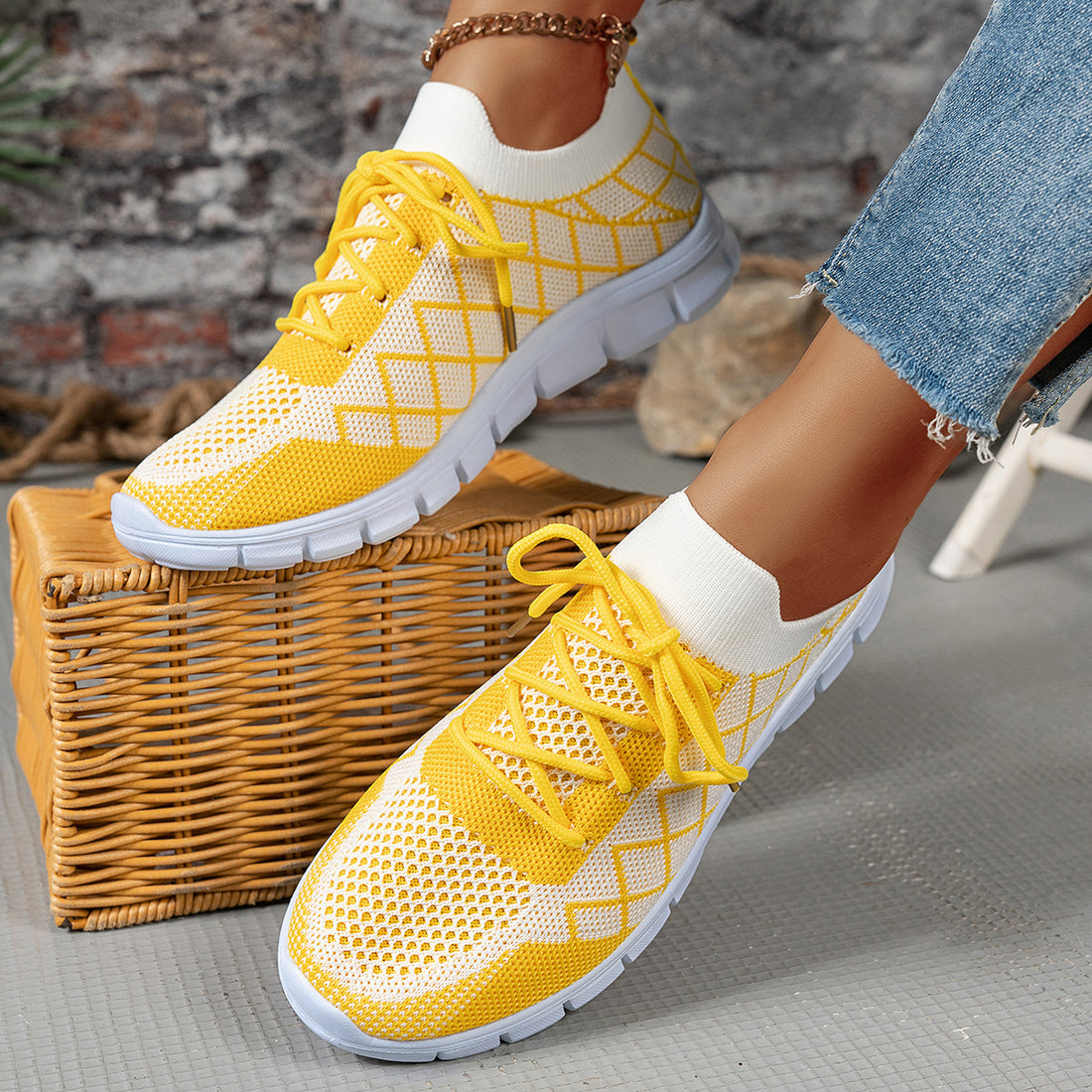 Colorblock Plaid Lace-Up Flyknit Sneakers Ins Mesh Casual Shoes Fashion Breathable Walking Running Sports Shoes For Women - cas7m