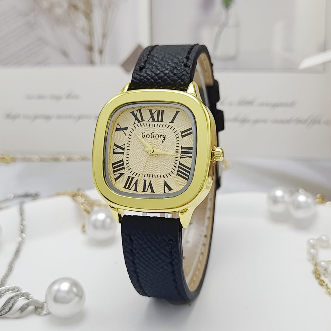 Retro Roman Dial Leather Strap Watch For Women - cas7m